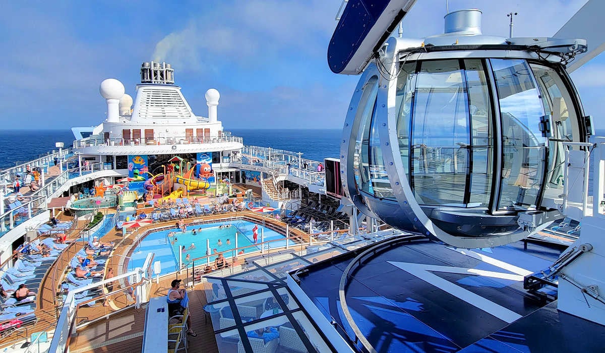 Ovation-of-the-Seas-ship-and-North-Star.jpg