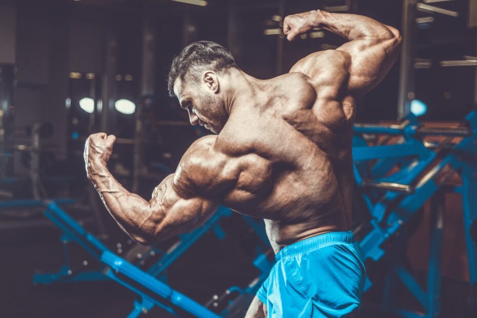Posing-Practice-Competitive-Bodybuilding